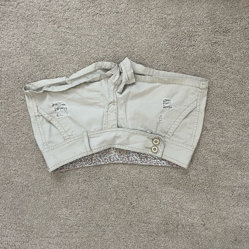 tan decree shorts size 7